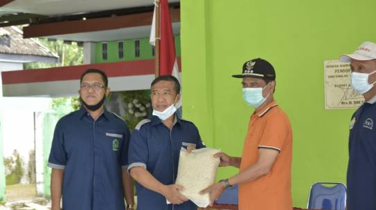 IAIN Kediri Salurkan Bantuan untuk Warga Terdampak Longsor dan Banjir di Nganjuk
