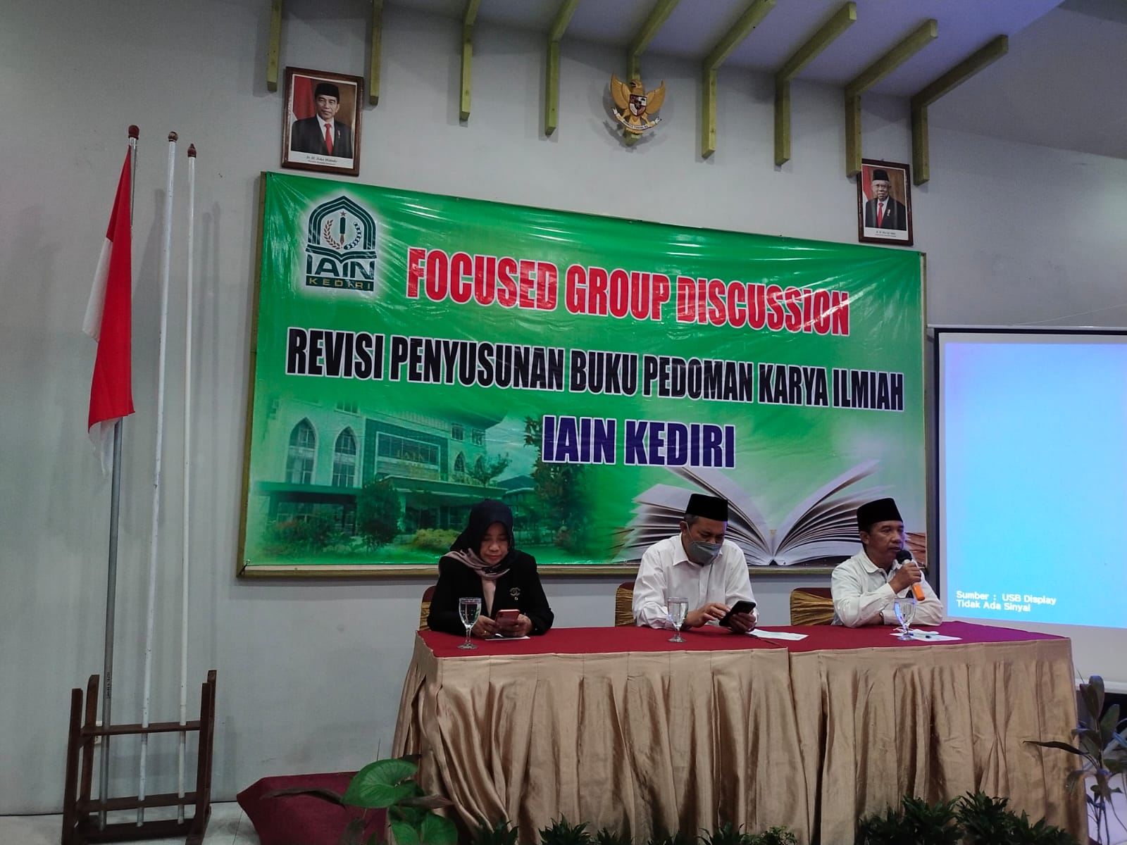 Finalisasi Buku Pedoman, LPPM IAIN Kediri Karantina Tim