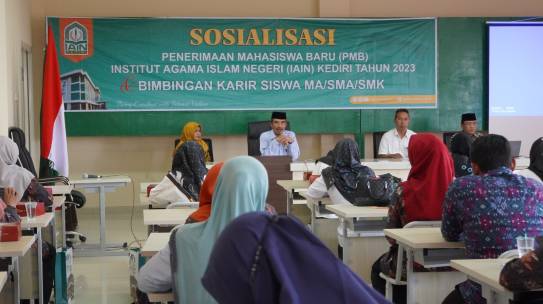 LAGI, IAIN KEDIRI GENCARKAN SOSIALISASI PMB KE WILAYAH JOMBANG DAN MOJOKERTO