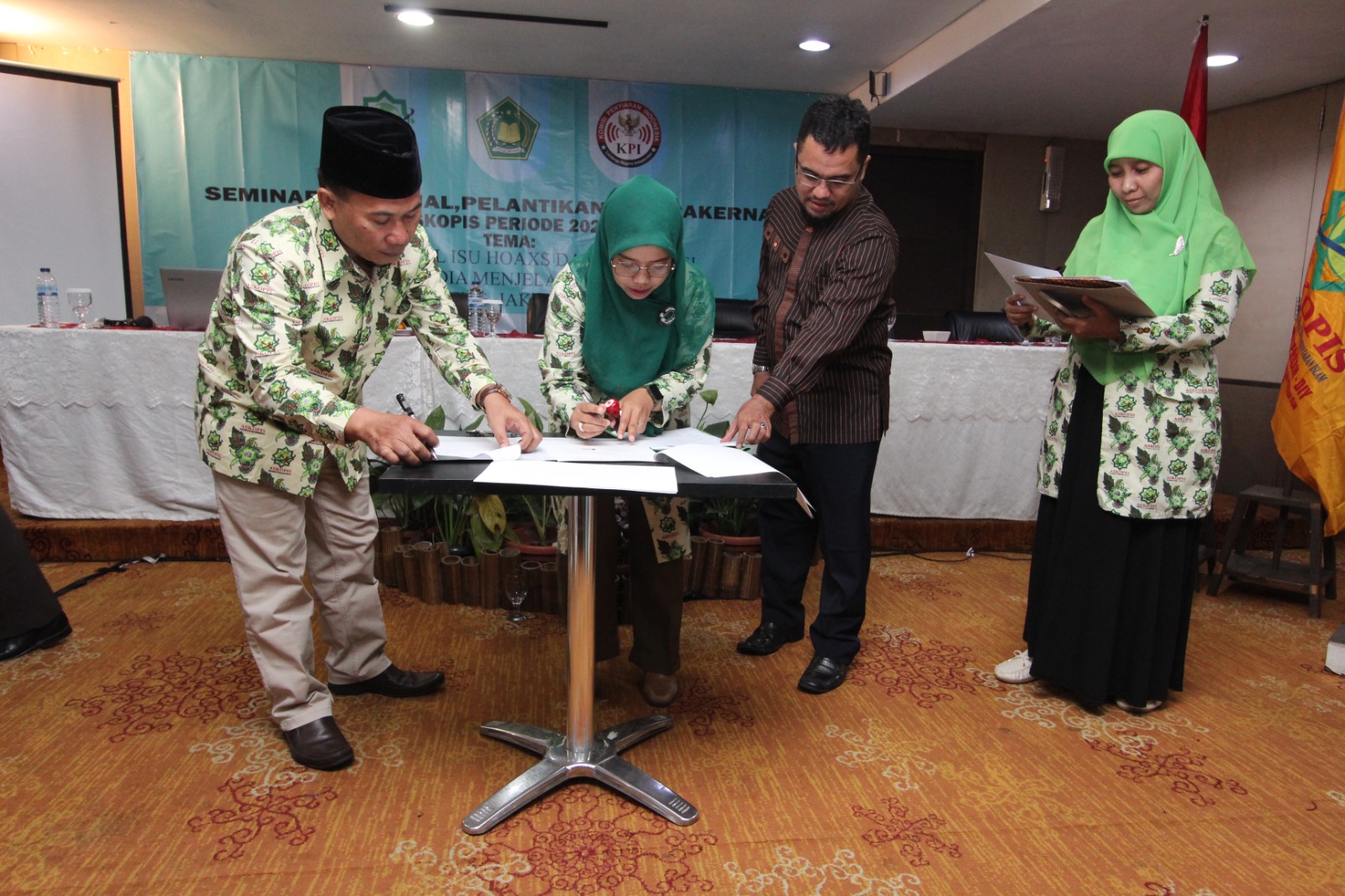 TEKEN MOU, PRODI JURNALISTIK ISLAM IAIN KEDIRI DAN UIN BATUSANGKAR SEPAKAT KEMBANGKAN TRIDHARMA PERGURUAN TINGGI