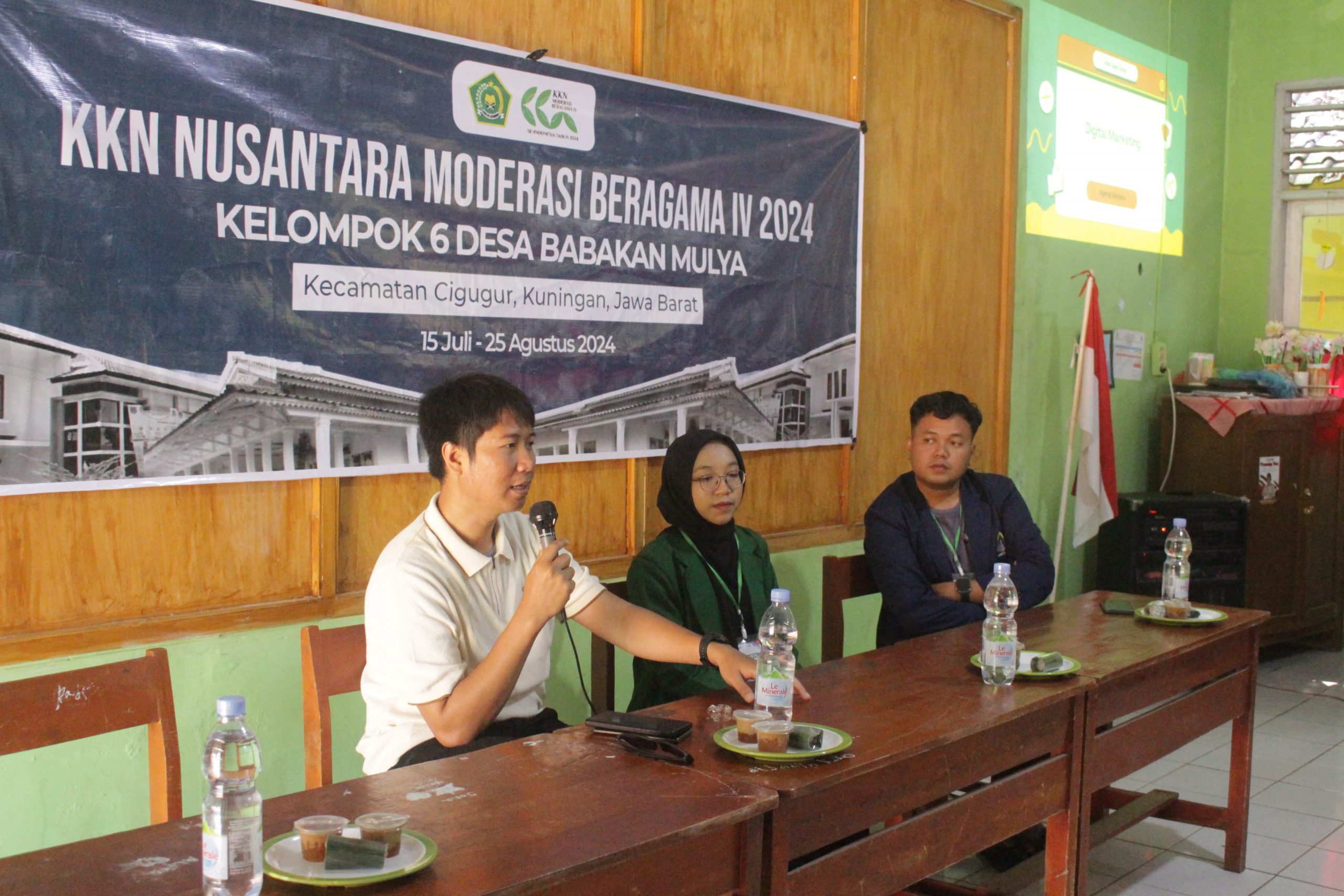 WORKSHOP PACKAGING DAN MARKETING: LANGKAH AWAL PEMBENTUKAN KOMUNITAS UMKM DESA BABAKANMULYA