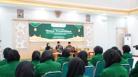 UPZ IAIN KEDIRI TASARUFKAN BANTUAN BIAYA PENDIDIKAN KEPADA 34 MAHASISWA