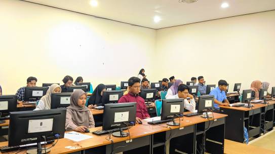 Ratusan Peserta Ikuti Ujian Jalur Mandiri di UIN Syekh Wasil Kediri, di Antaranya berasal dari Batam dan NTT